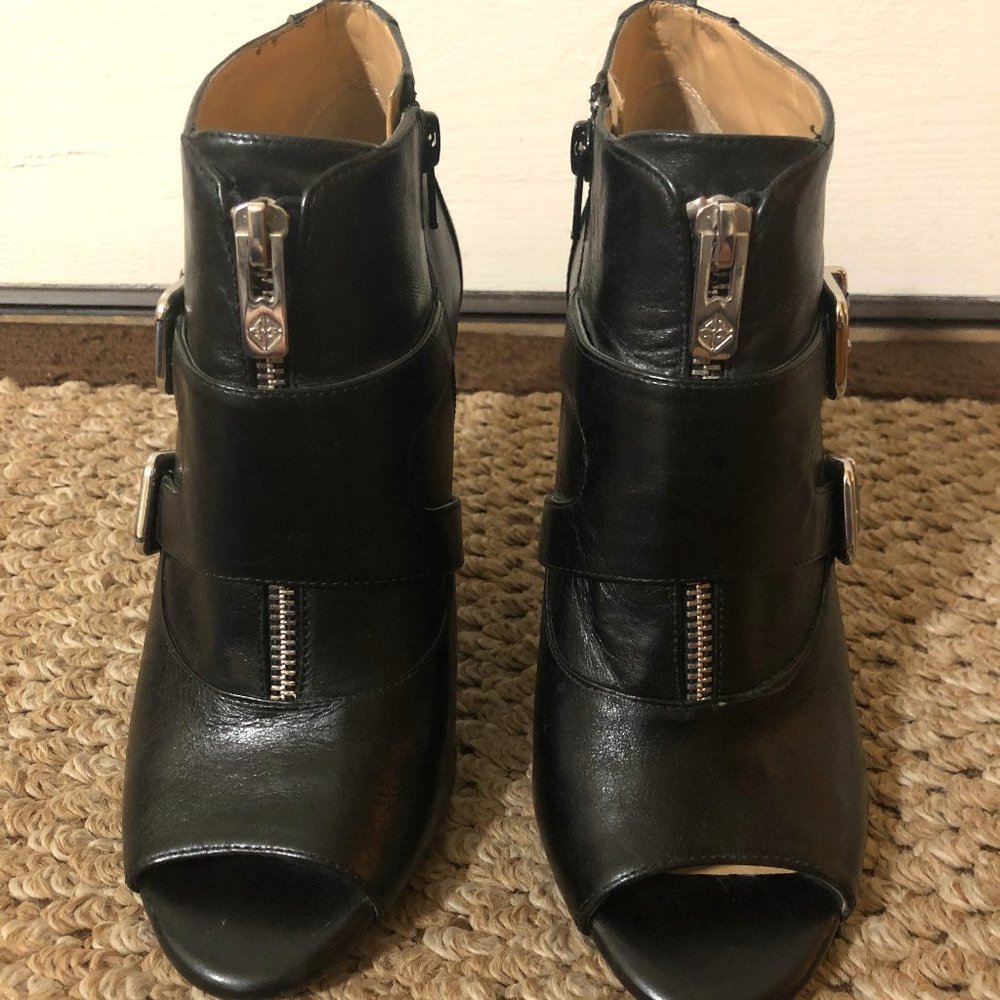 Antonio Melani Stiletto Zip Booties